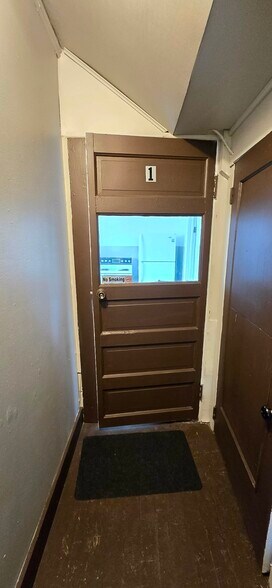 Primary Photo - 17 Frank St