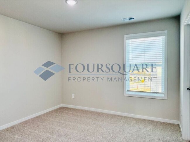 Building Photo - Modern 4-Bed / 2.5-Bath Single-Family Home with Loft, Gas Fireplace & 2-Car Garage – Near Downtow...