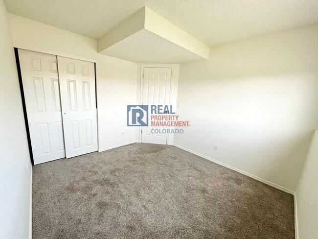 Building Photo - 6825 Overland Dr