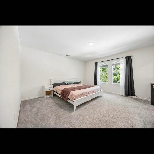 Building Photo - 548 Tillage Ct