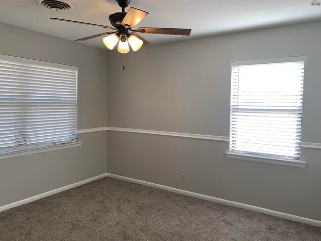 Building Photo - 2902 McNiel Ave