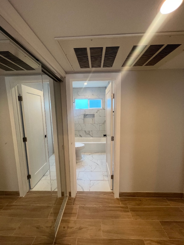 Building Photo - 13425 Vanowen St