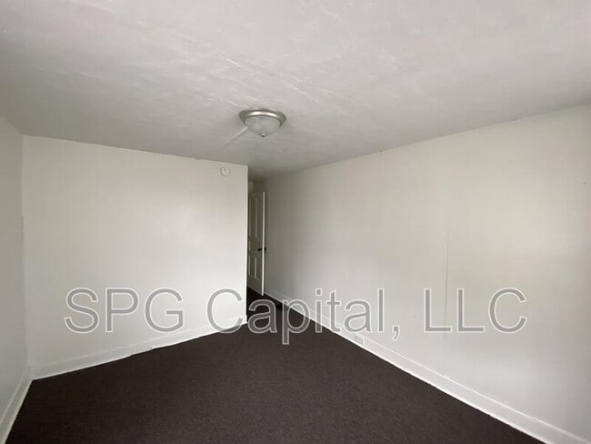 Building Photo - 37 N Hartley St