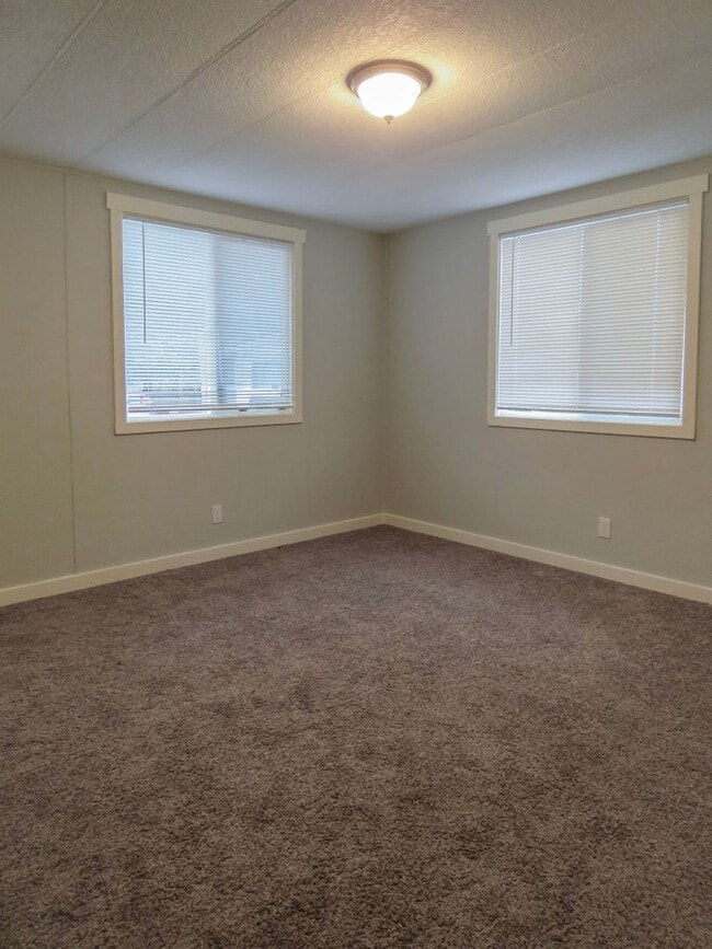 Building Photo - Century Meadows Home Available Now- Aurora