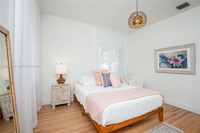 Building Photo - 501 SW 19th Rd