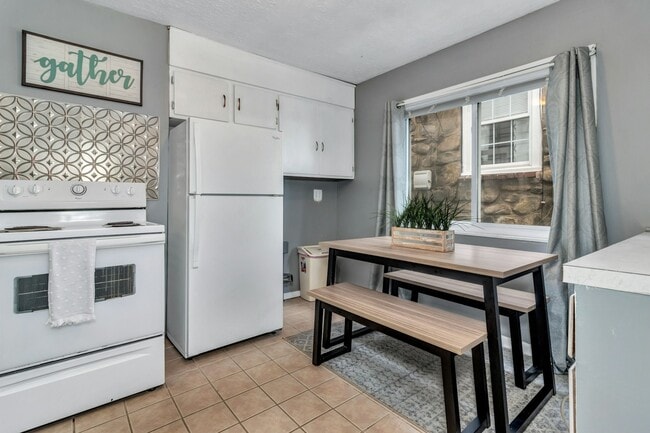 Building Photo - 120 Fountain Way