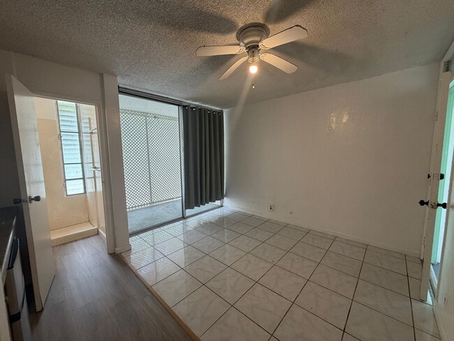 Building Photo - Upgraded studio available now in a secured building.