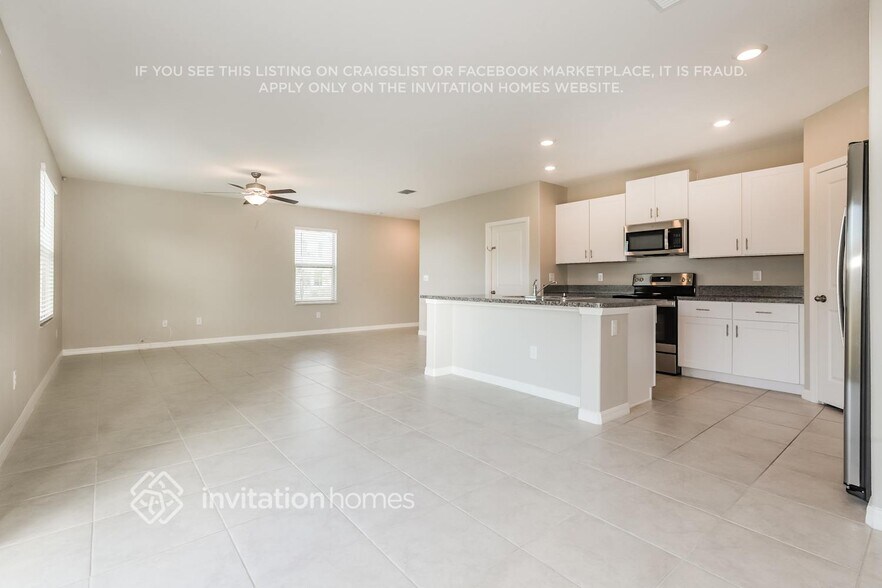 Building Photo - 15517 Miller Creek Dr