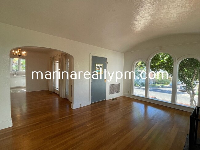 Building Photo - Coming Soon! Charming 3 bedroom, 2 bathroom home located in the Vista area near Vallejo High School