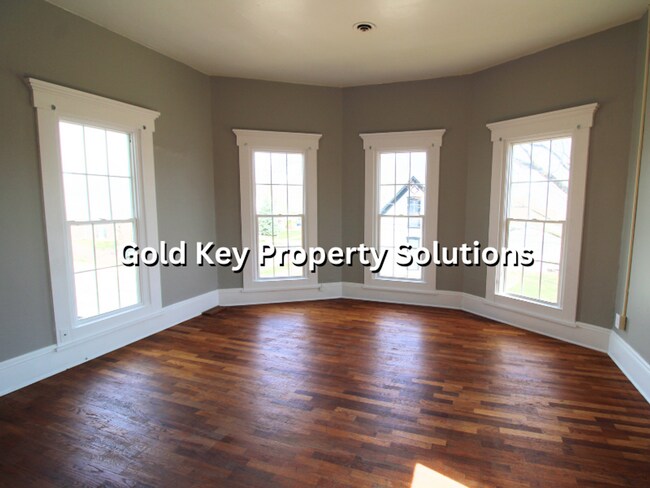 Building Photo - 803-807 High Street