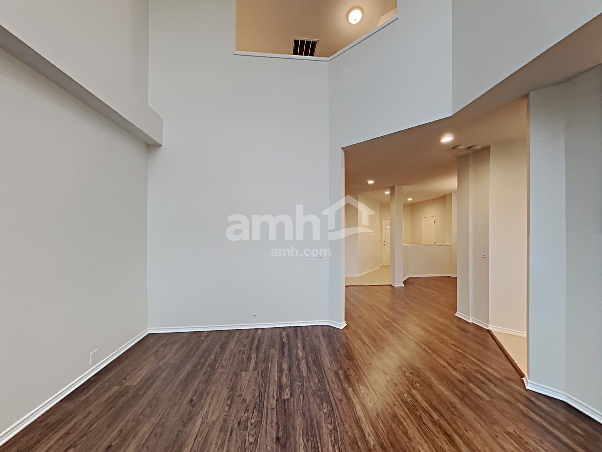 Building Photo - 26139 Flinton Dr