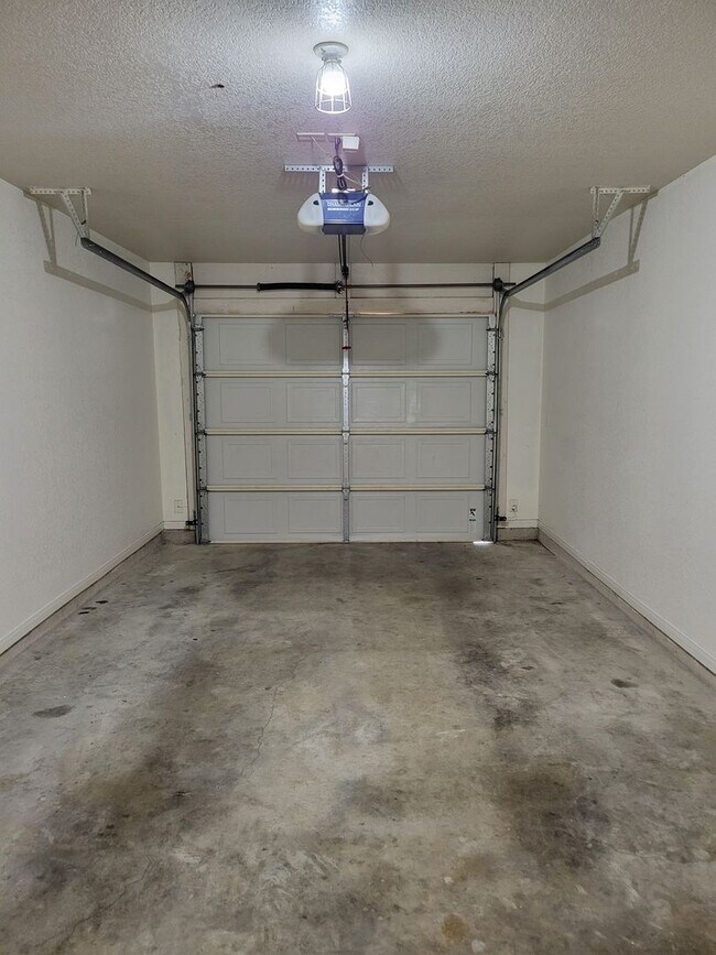 Building Photo - 3503 Dustin Ct