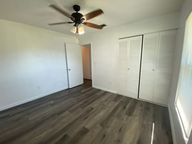 Building Photo - 22578 Laika Ave
