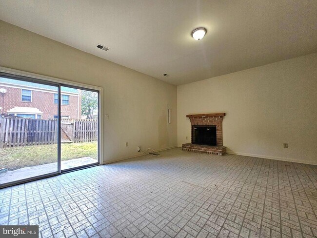 Building Photo - 4719 Gainsborough Dr