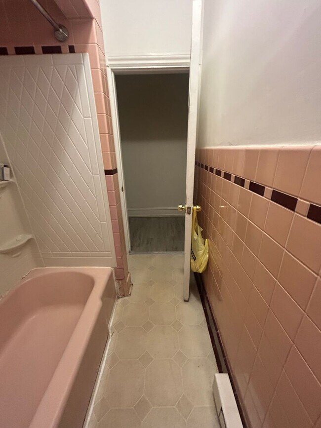 Building Photo - 2211 N 4th St