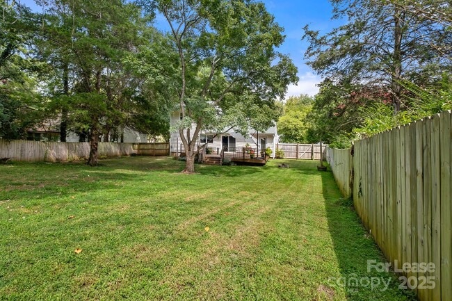 Building Photo - 8211 Park Vista Cir
