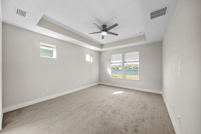 Building Photo - Breakfest Point 3 Bedroom 2 bath