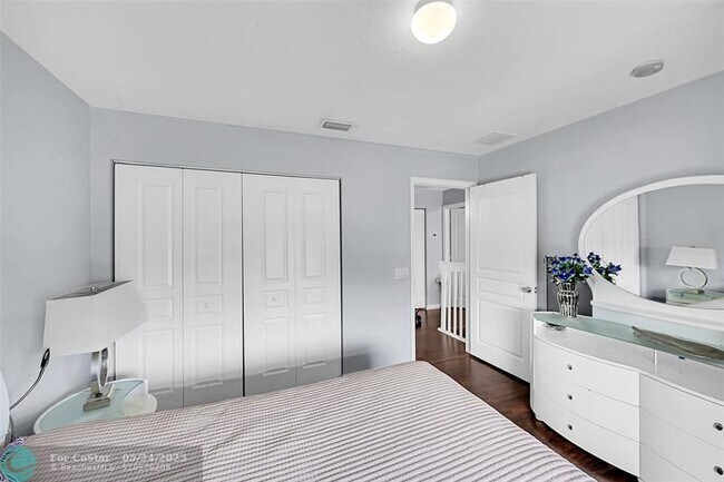 Building Photo - 5418 Sunseeker Blvd