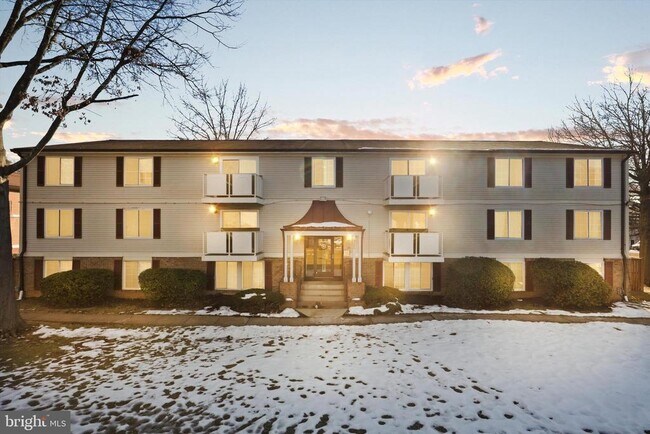 Building Photo - 8385 Brockham Dr