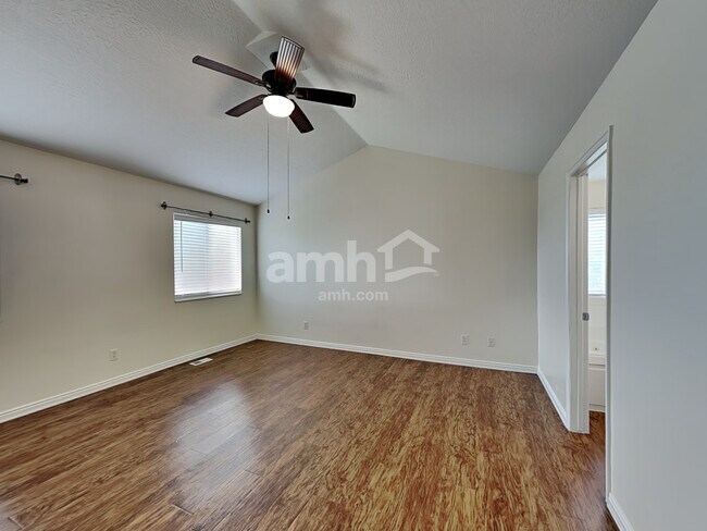 Building Photo - 243 W Peppermint Cir