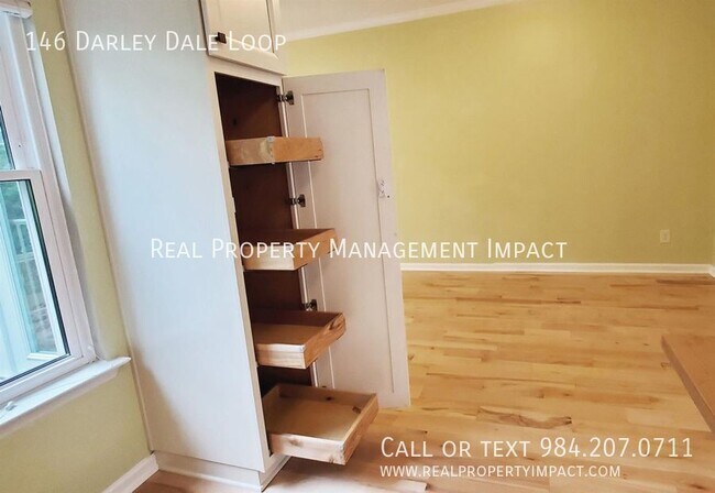 Building Photo - 146 Darley Dale Loop