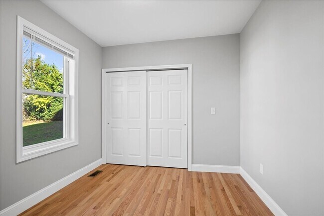 Building Photo - 9 Upsala St