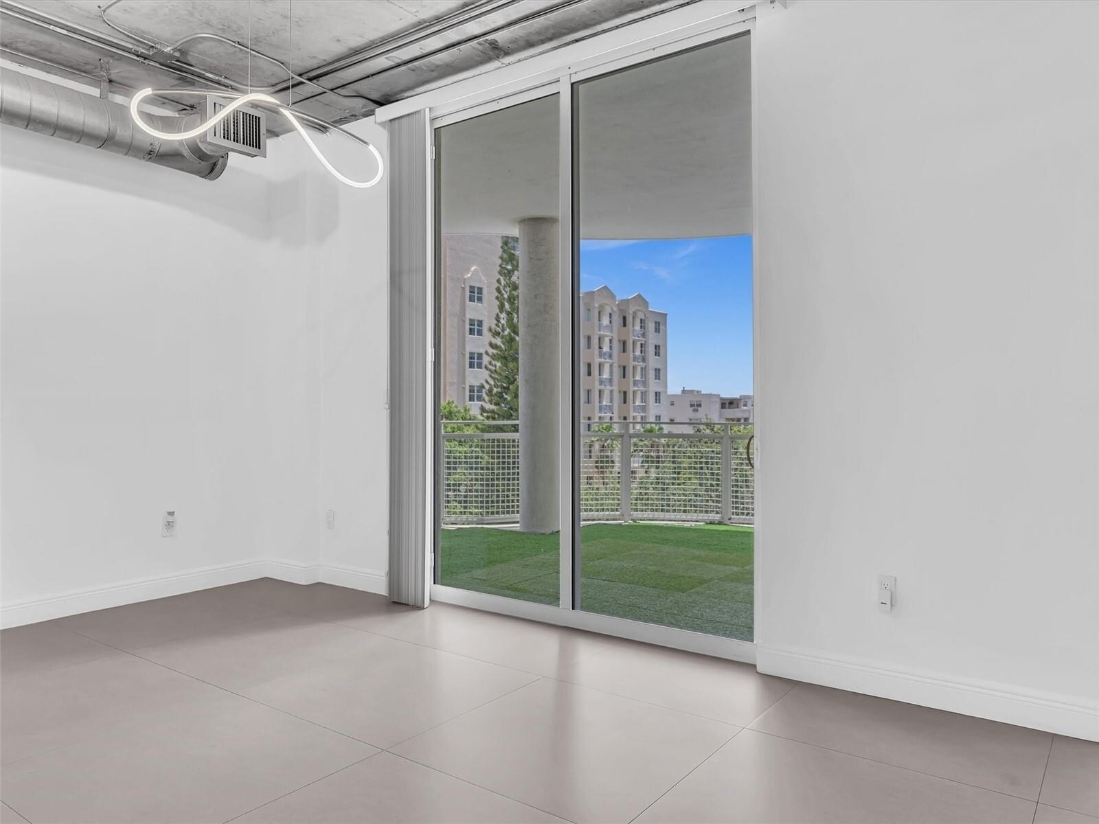 Building Photo - 444 NE 30th St