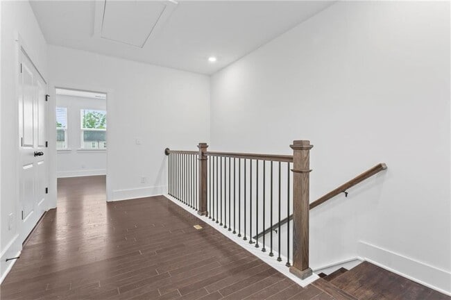 Building Photo - 1620 Aeslin Dr NW
