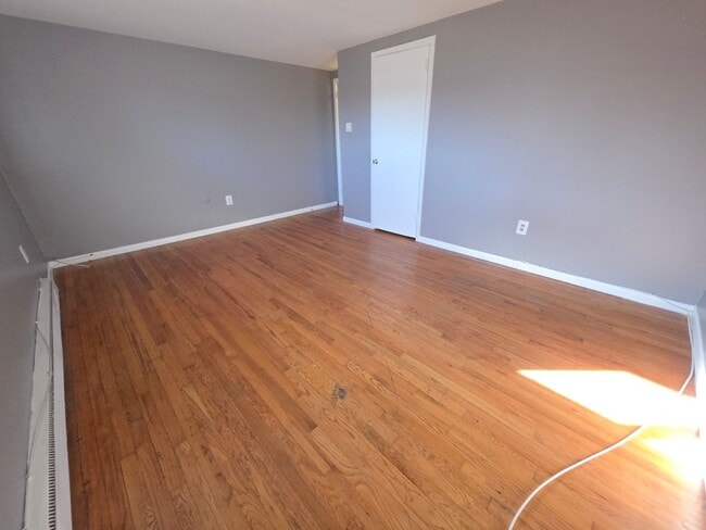 Building Photo - 2 Bedroom Apartment - Newburgh, NY