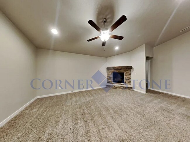Building Photo - Stunning Home in Meridain!