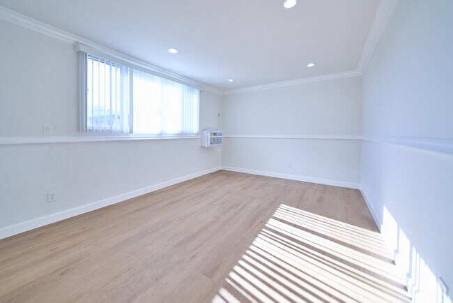 Building Photo - 11510 Cumpston St