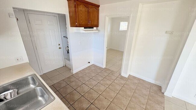 Building Photo - 2 bedroom 1 bathroom home near 34th St/ Chester Ave