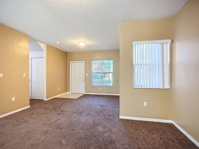 Building Photo - 965 SW 6th Ct