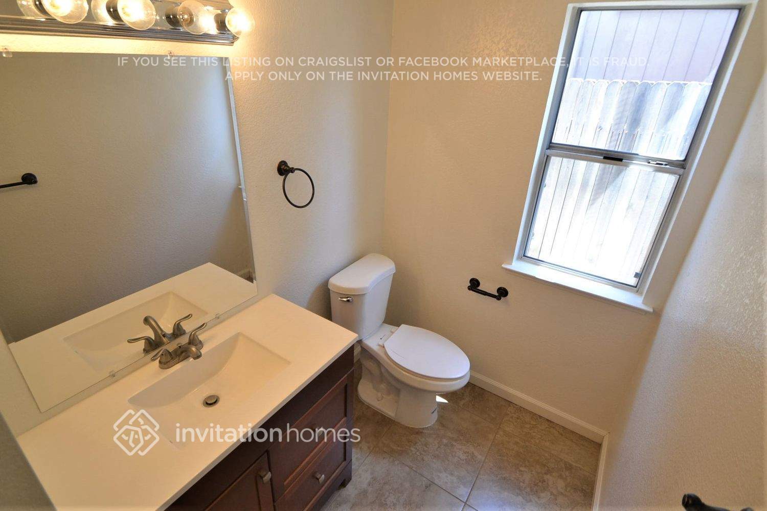 Building Photo - 4008 Tawny Meadow Way