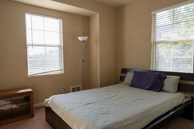 Building Photo - 1327 Auzerais Ave