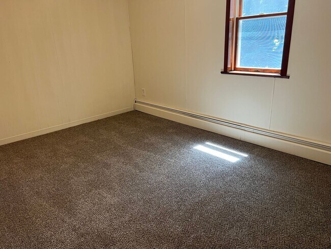 Building Photo - Quakertown Cape in Private Setting