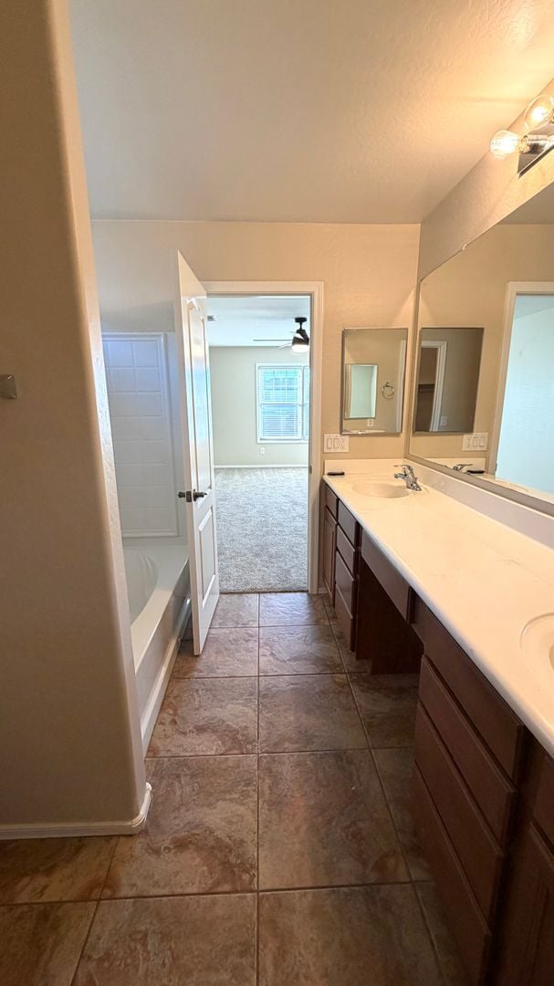 Building Photo - Spacious Surprise home with large backyard