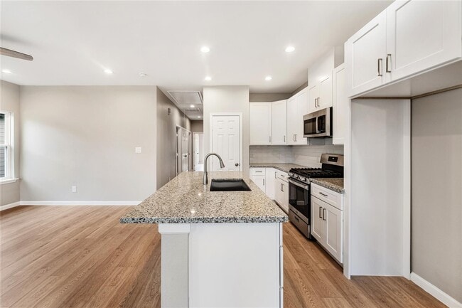 Building Photo - 5101 Rue St