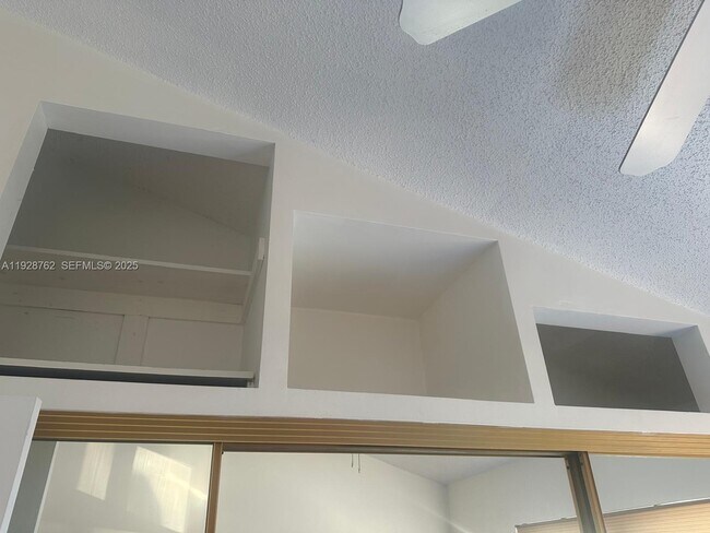 Building Photo - 8000 SW 152nd Ave