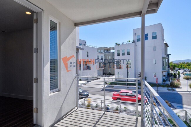 Building Photo - 11219 Clear Blue Dr