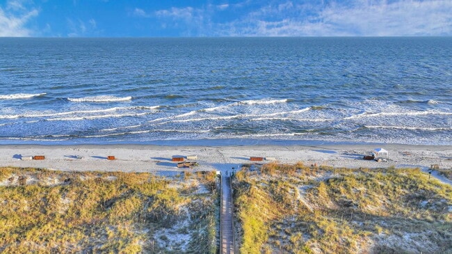 Building Photo - "Coastal Comfort Awaits: Spacious 2-Bed, 2-Bath Furnished Condo in Shipyard on Hilton Head Island!"