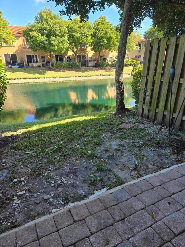 Building Photo - 4944 Leeward Ln