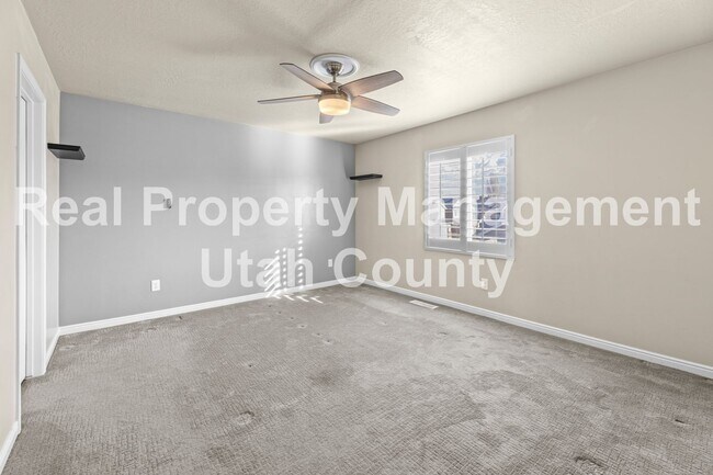 Building Photo - Pleasant Grove Townhome