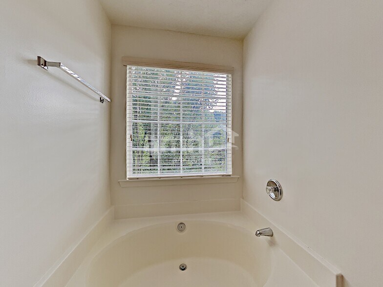 Building Photo - 2693 Waverly Hills Dr