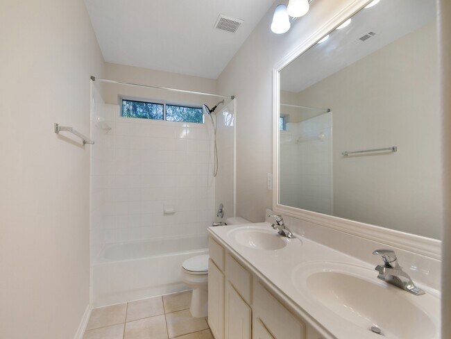 Building Photo - 30 Jewelsford Dr