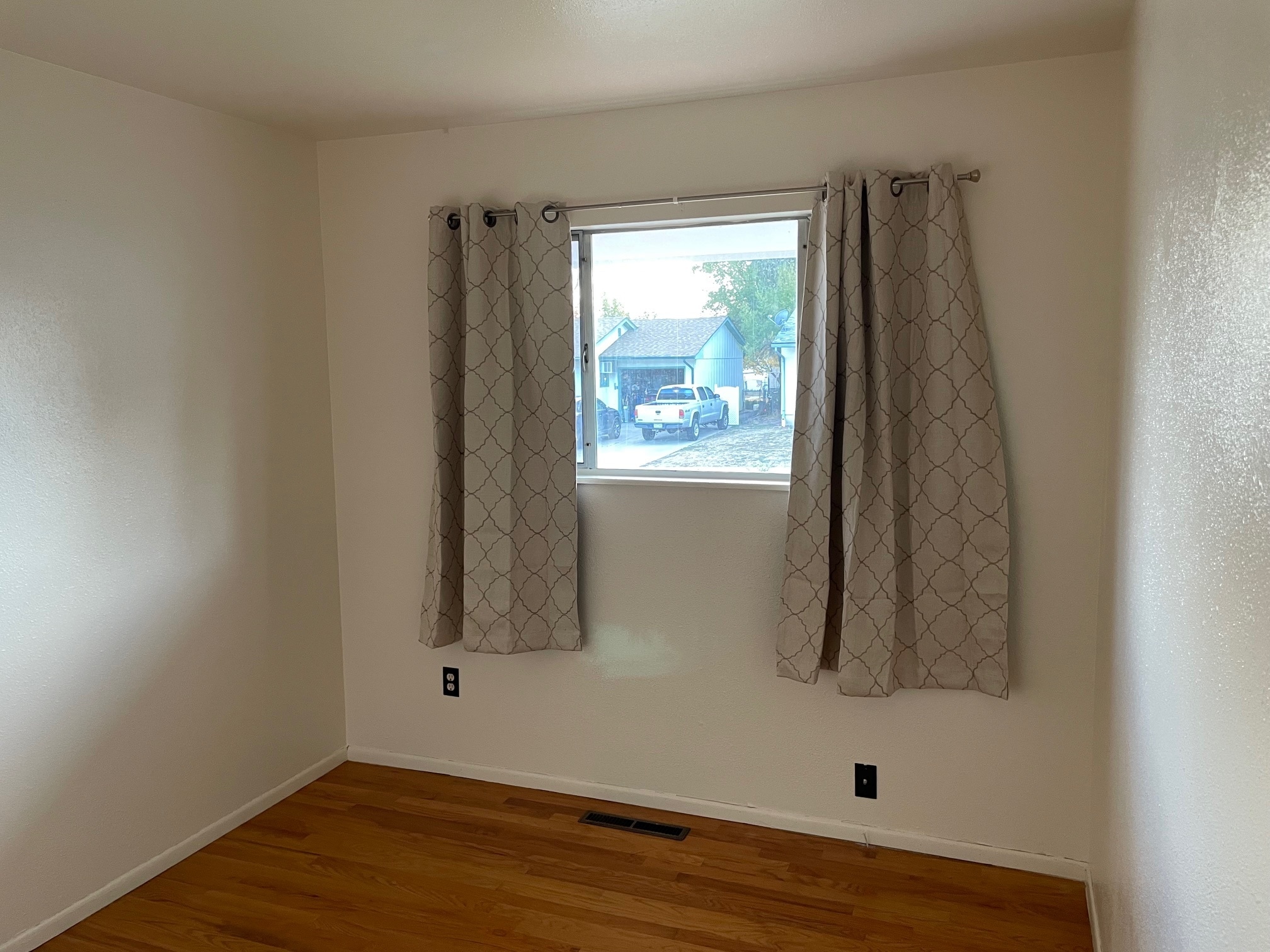 2nd Bedroom - 3116 Skyview Ave