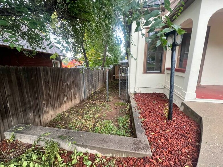Building Photo - 860 Prospect Pl