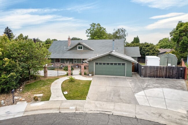 Building Photo - 420 Colusa Pl