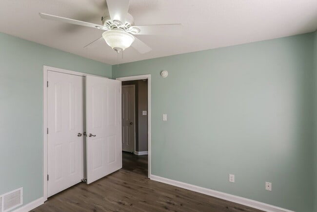 Building Photo - 8036 New Castle Cove