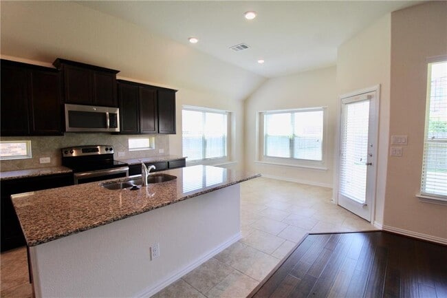 Building Photo - 1100 Arvada Dr